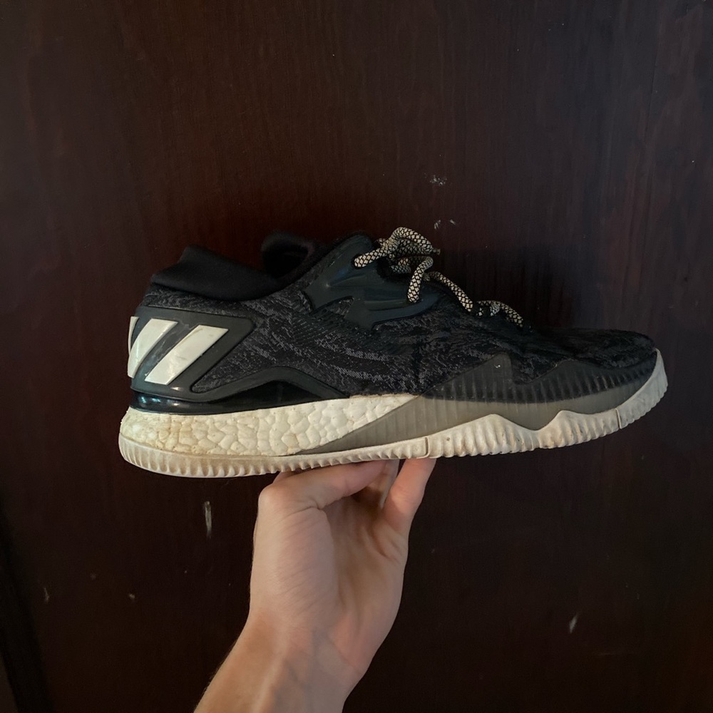 Very comfortable sneaker/basketball shoes. Size 11